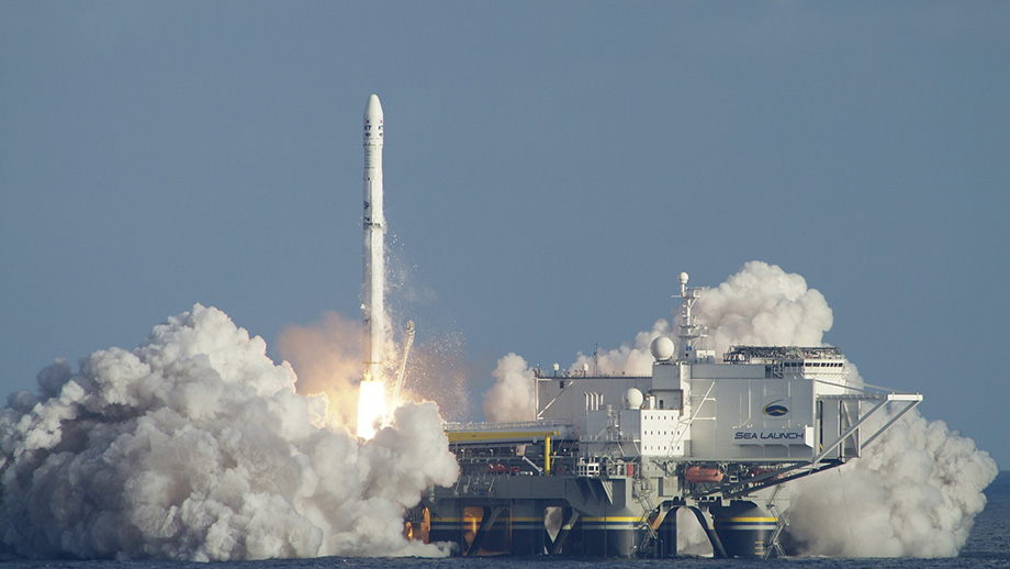 Equatorial platform for sea space launches - Odyssey