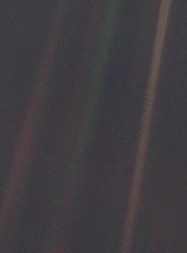Земля с расстояния 6 млрд километров: прощальное фото “Вояджера”-1