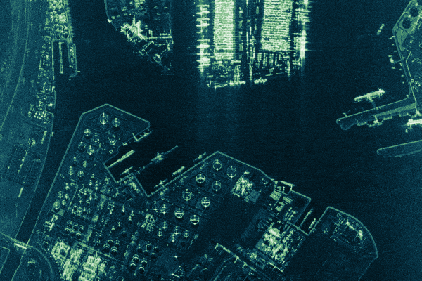 снимок порта в Роттердаме со спутника ICEYE