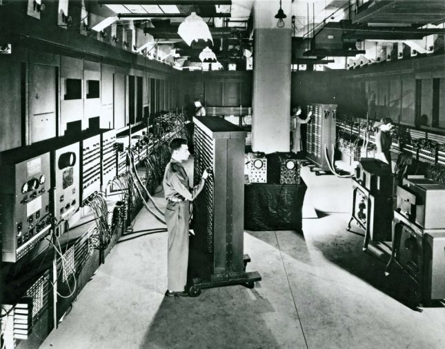 первый американский компьютер ENIAC