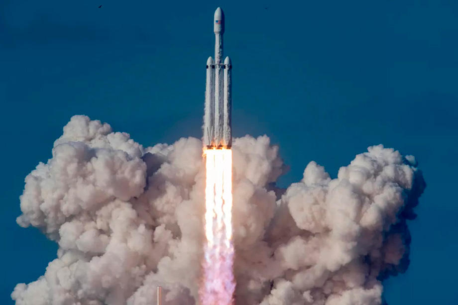 first launch of Falcon Heavy