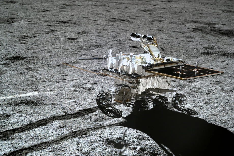 Китайський марсохід Yutu-2 на Місяці