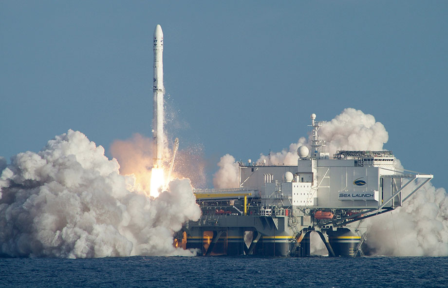 запуск ракеты "Зенит-3SL" с плавучей платформы "Морской старт"