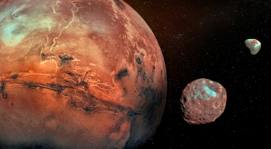 Марс и две его луны Фобос и Деймос 