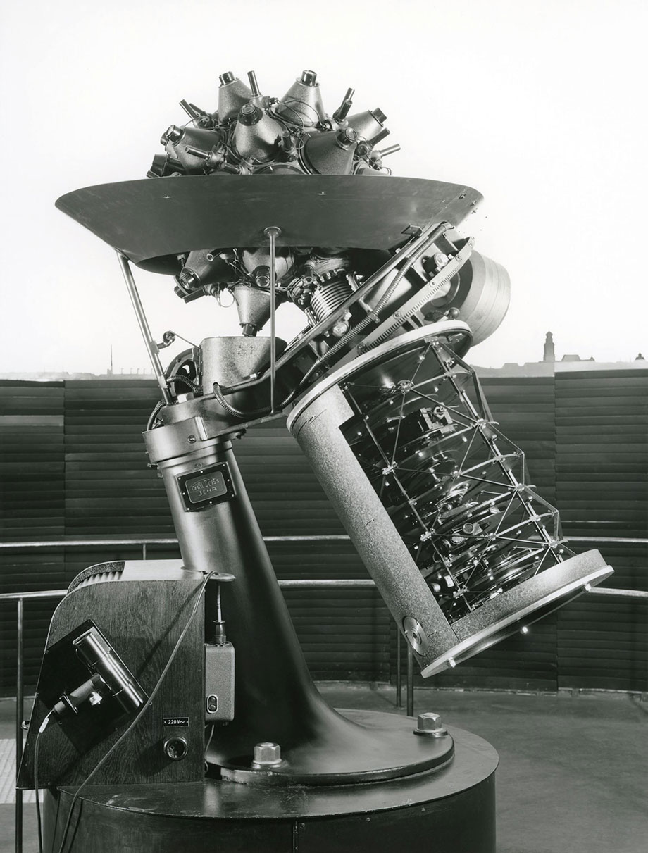 проектор Zeiss, установленный в планетарии Птолемеев
