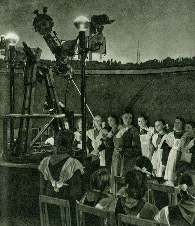 астрономическая лекция в здании Киевского планетария
