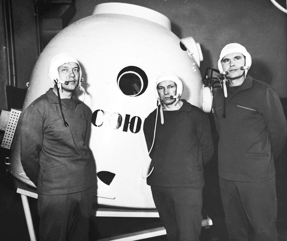 Soyuz-10 crew: A.S. Eliseyev, N.N. Rukavishnikov, V.A. Shatalov