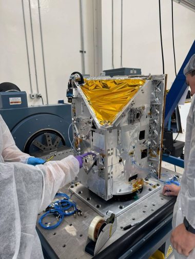 Супутник MERCURY ONE перед запуском